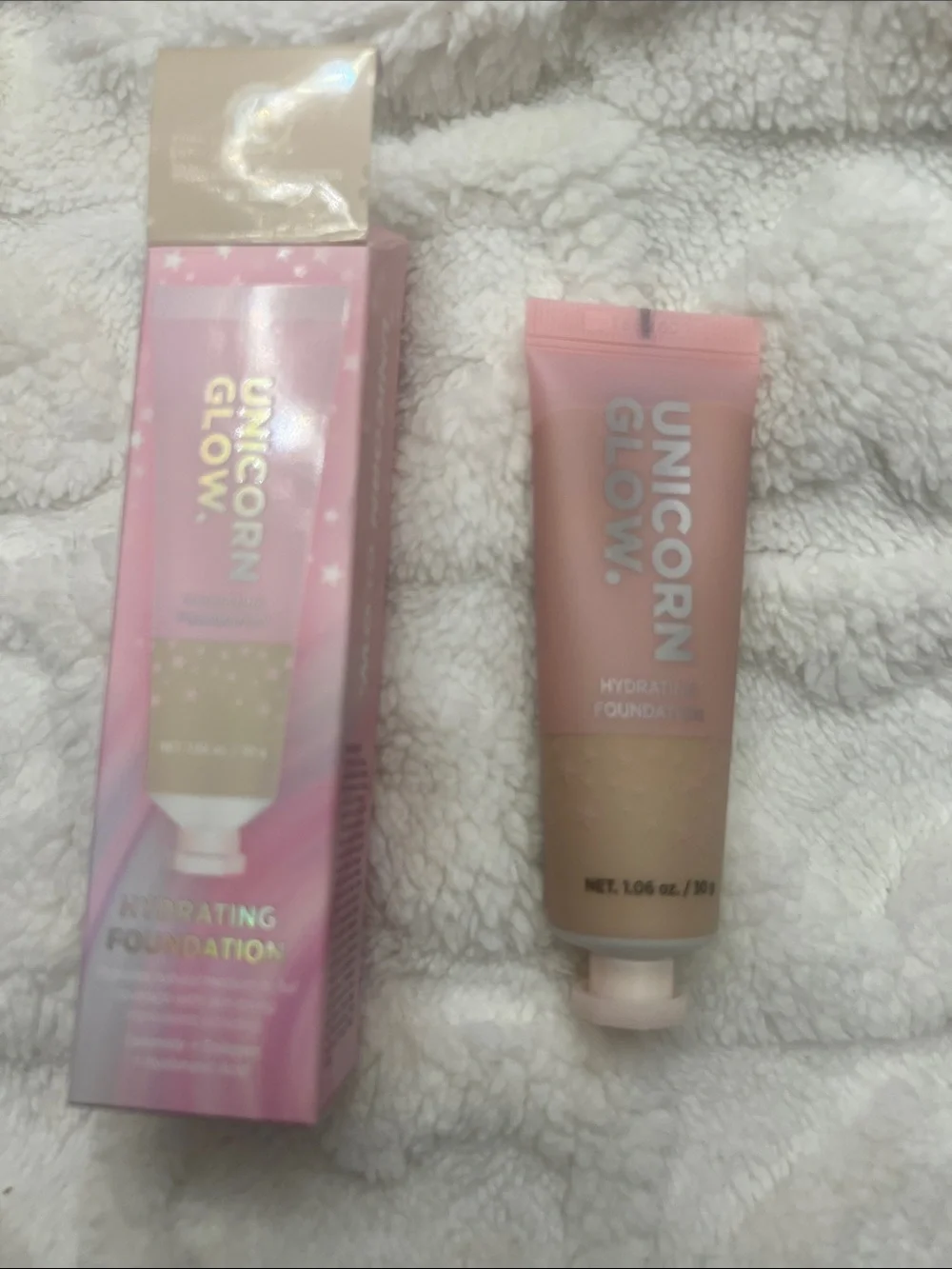 Unicorn Glow Hydrating Foundation & Gold Eye Patches